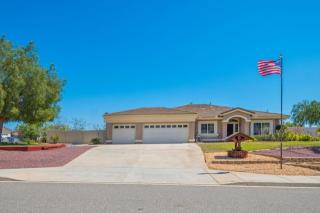 2077 Avocado Knoll Ln, Fallbrook, CA 92028-5406