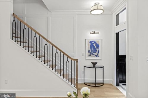 1632 15th St, Washington DC  20009-3850 exterior