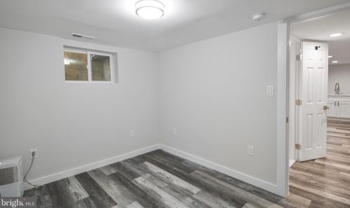 2911 17th St, Washington DC  20018-1825 exterior