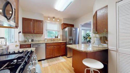 744 Laclede Sta Rd, Saint Louis MO 63117-2048 exterior