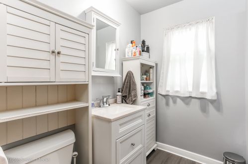 6144 Nagle Ave, Chicago IL 60634-3877 exterior