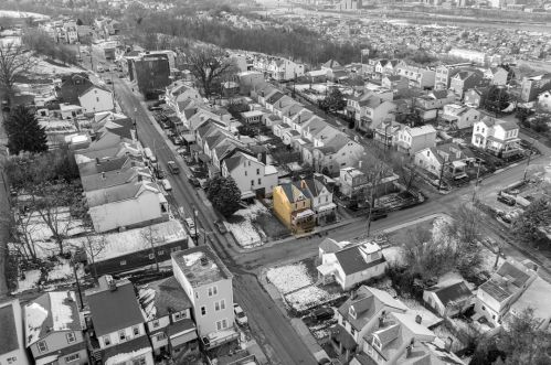 1308 Eleanor St, Pittsburgh PA  15203-2719 exterior