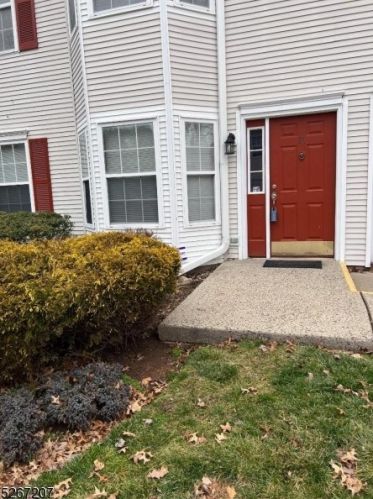 75 Williamson Ct, Bridgewater NJ  08807-5642 exterior