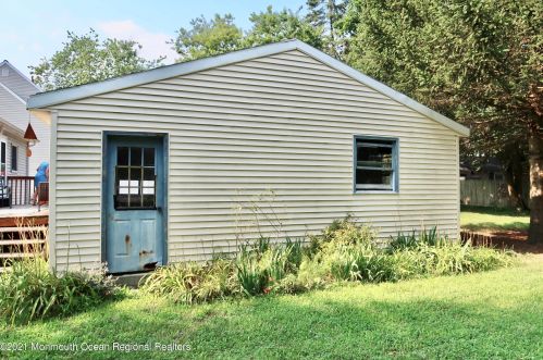 225 Cedar St, Oakhurst NJ 07755-1509 exterior