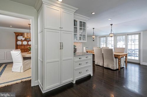 6 Alta Vista Dr, Princeton NJ 08540-7429 exterior