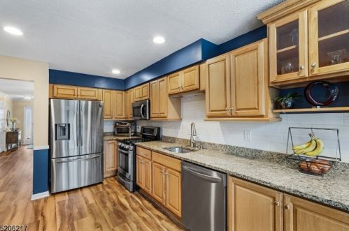 1502 Bayley Ct, Bridgewater NJ  08807-3553 exterior