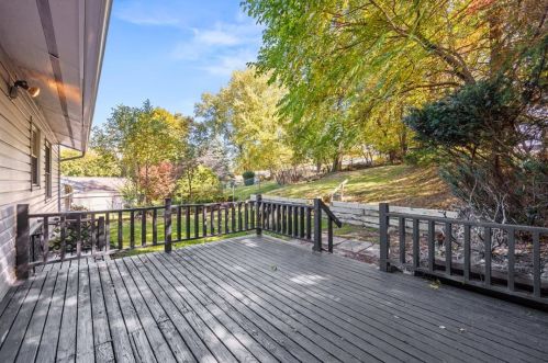 527 Pennview Dr, Pittsburgh PA 15235-4434 exterior