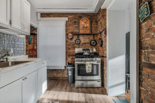 514 Kalamazoo St, Paw Paw MI 49079-1130 exterior