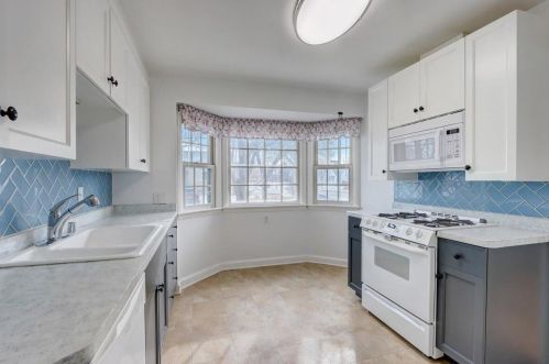 302 70th St, Milwaukee, WI 53213-3836