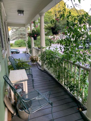 153 Locust St, Dover NH 03820-4008 exterior