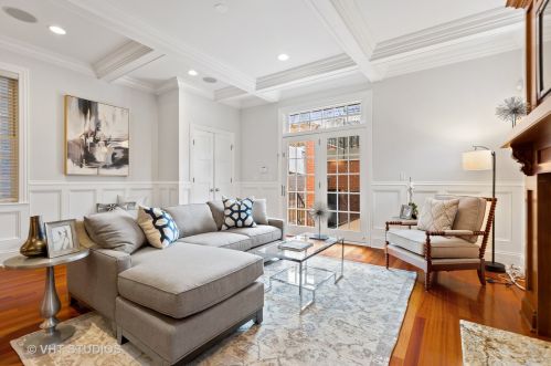 1325 Melrose St, Chicago IL 60618-5847 exterior