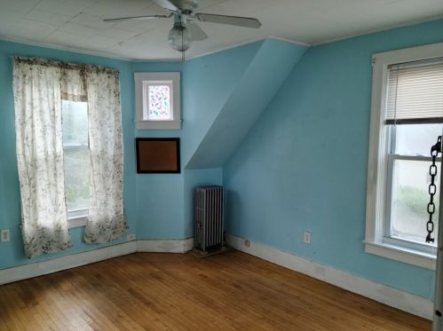 33 Clifton St, Worcester MA 01610-1329 exterior