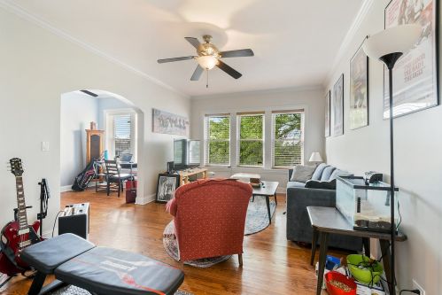 4856 Warner Ave, Chicago, IL 60641-1816