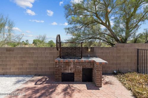 1501 Atwood Ave, Tucson AZ 85745-3520 exterior