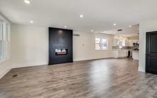 5043 Ainslie St, Chicago IL  60630-2302 exterior