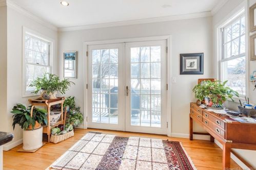 6 Carrington Ln, Farmington CT 06032-2344 exterior