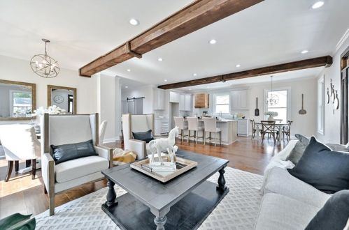 1477 Mercer Ave, Atlanta GA  30337-1515 exterior