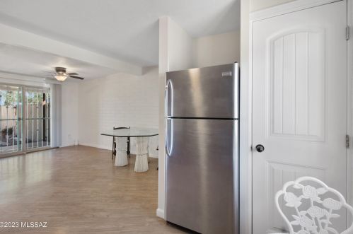 5985 9th Ave, Tucson AZ  85706-4001 exterior