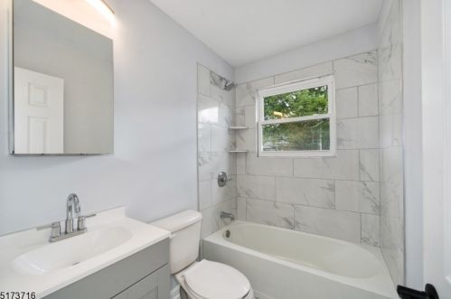 66 Lawrence Dr, Hackettstown NJ 07840-2526 exterior