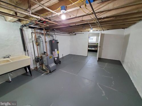 3905 Glendale St, Philadelphia PA 19124-5509 exterior