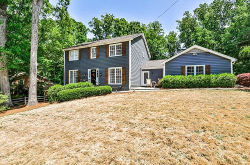 7225 Hunters Branch Dr, Atlanta, GA 30328-1718