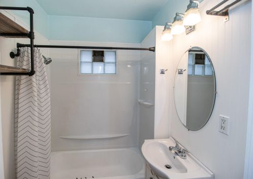 2040 70, Milwaukee WI 53223-2151 exterior