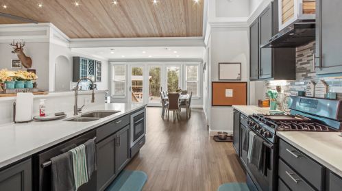 157 Lake Juniper Cir, Defuniak Springs FL 32433-3531 exterior