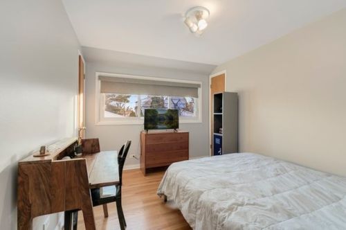 3935 Greenleaf Ave, Chicago IL 60626-2882 exterior