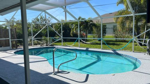 1911 Gaskins Cir, Fort Pierce FL  34952-6640 exterior