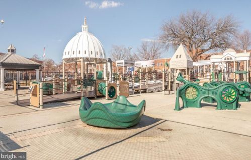 617 18th St, Washington DC 20020-6812 exterior