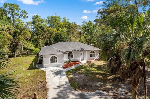 2865 14th Ave, Naples, FL 34120-5591