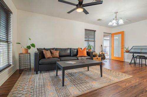 4622 Credo Ln, Austin TX  78725-2929 exterior