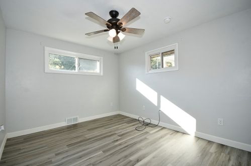 4985 Aspen St, Pittsburgh PA  15122-1250 exterior