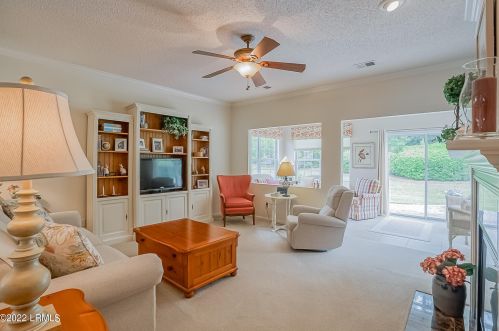 27 Crescent Creek Dr, Bluffton SC 29909-6211 exterior