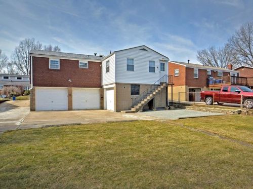 113 Pinto Dr, Pittsburgh PA 15239-1351 exterior