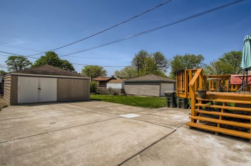 2230 12 Ave, Broadview IL 60153-1404 exterior