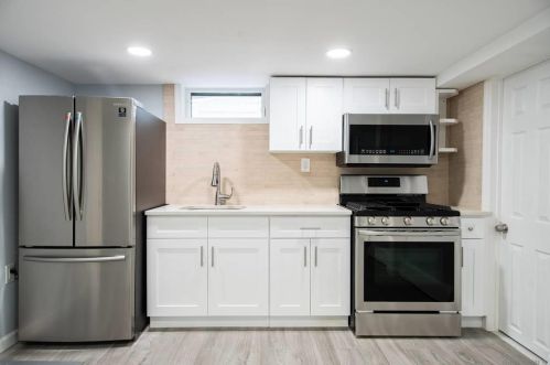 496 Johnson Ave, Hauppauge NY 11779-6140 exterior