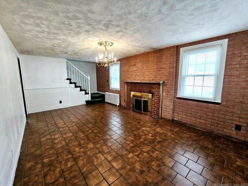 83 Frst St, Hartford CT 06118-2416 exterior