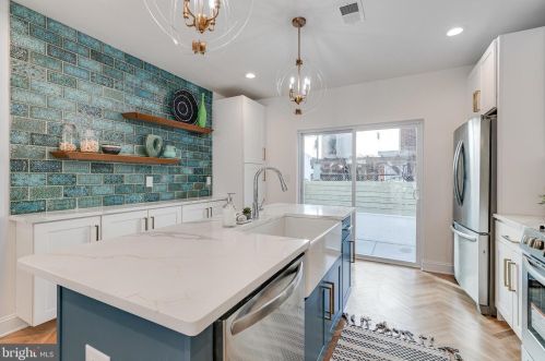 1009 Greenwich St, Philadelphia PA 19147-6409 exterior