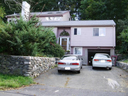 312 Austin St, Newton, MA 02465-2502