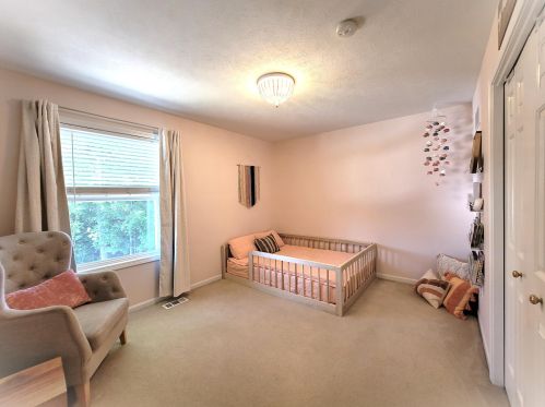 5596 Grv Dr, Grand Rapids MI 49512-9698 exterior