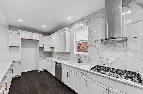 6822 Artesian Ave, Chicago IL  60629-1327 exterior