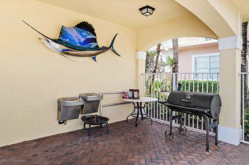101 Harbors Way, Boynton Beach FL 33435-2400 exterior