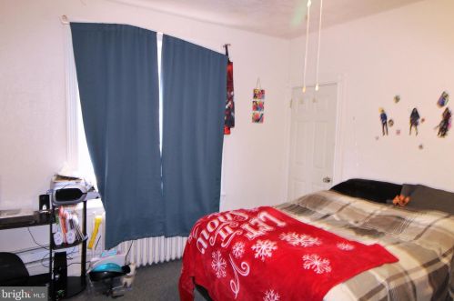 704 Chelten Ave, Philadelphia PA 19126-3712 exterior