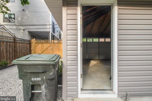 2911 17th St, Washington DC  20018-1825 exterior