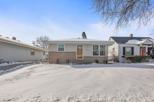 9807 Morgan Ave, Milwaukee, WI 53228-1343