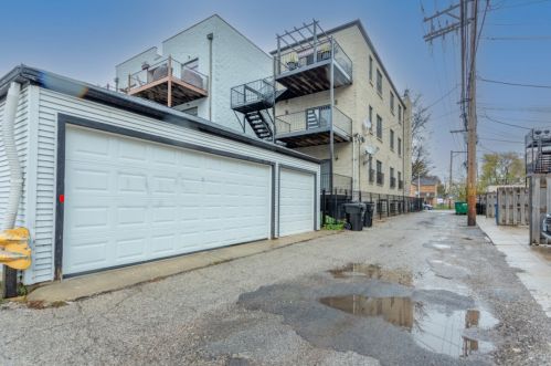 814 Washtenaw Ave, Chicago IL  60622-4429 exterior