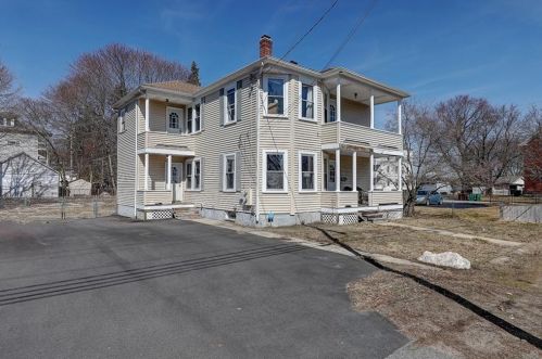 141 Farm St, Woonsocket, RI 02895-1109