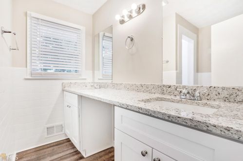 655 Lynn Cir, Atlanta GA  30311-2314 exterior