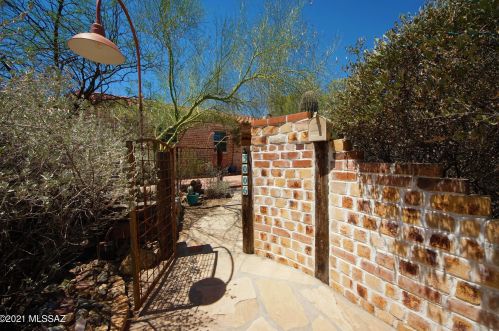 3006 Lester St, Tucson, AZ 85716-3126